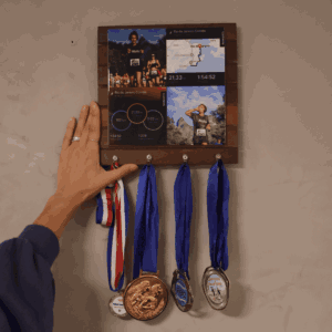 Porta-Medalhas Personalizado com 1 ou 4 Fotos – Moldura Ripada