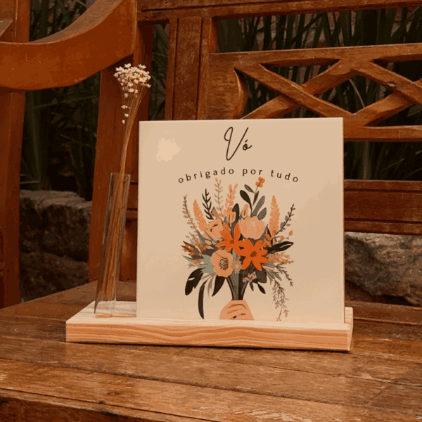 Azulejo decorativo para Vó 20x20 apoiado em base de madeira