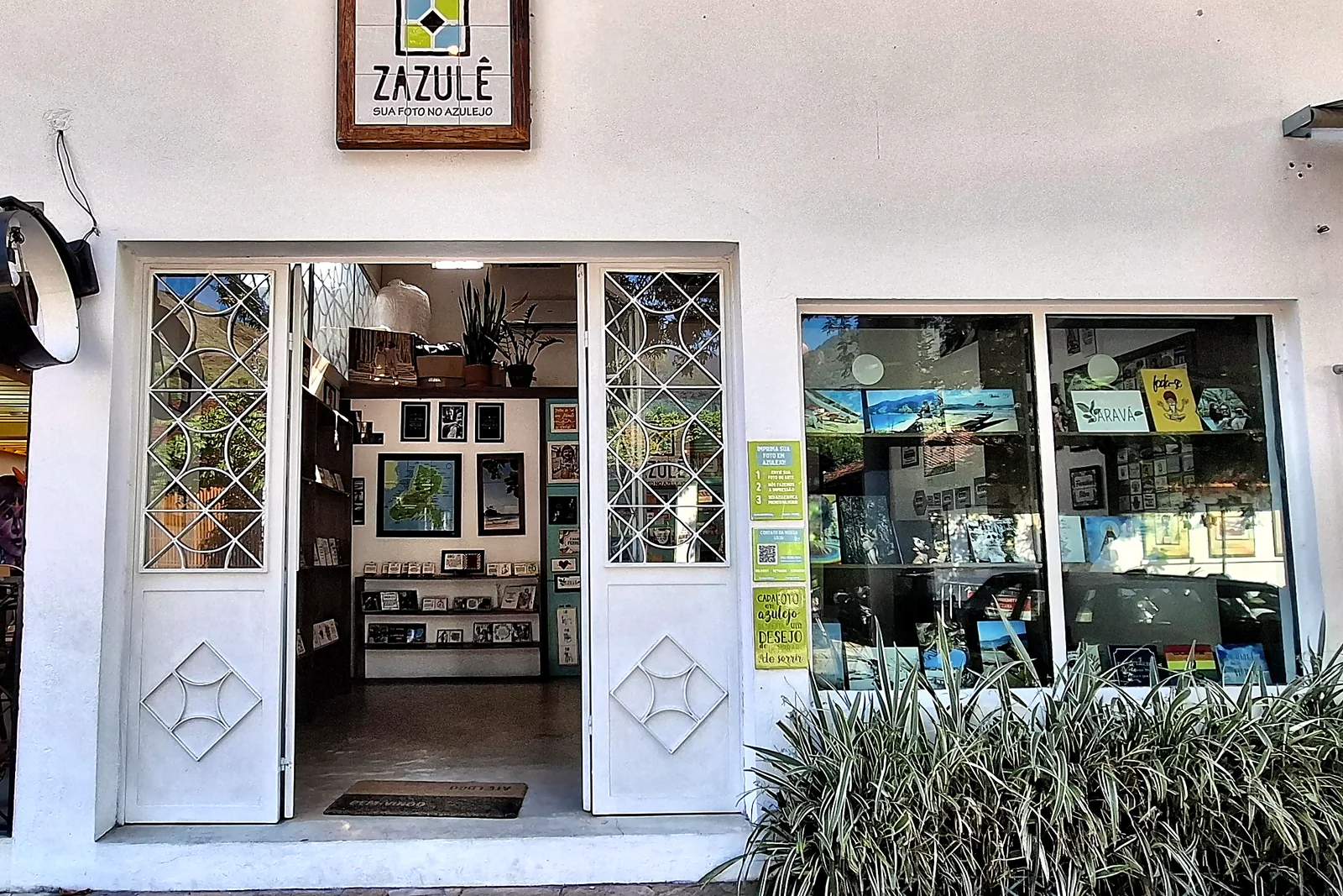 Fachada da loja original Zazulê em Ilhabela